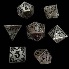 Set de Dados Metálicos Estilo Cthulhu en Monocromo