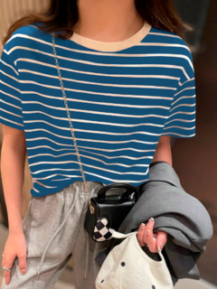 Imagem do T-Shirt Blusa Basica Com Listras