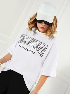 Camiseta Oversized California na internet