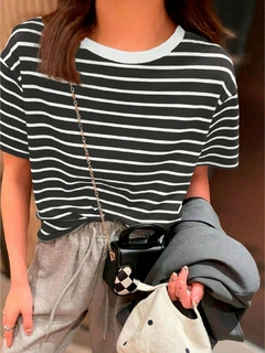 T-Shirt Blusa Basica Com Listras - K&K FASHION