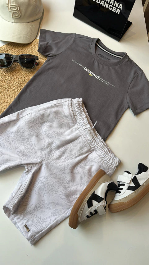 CONJUNTO CAMISETA E BERMUDA EM SARJA BANANA DANGER - comprar online