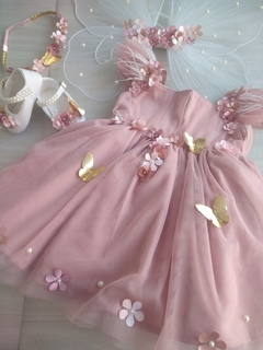 Vestido Jardim Encantado Rosé e acessório de cabelo