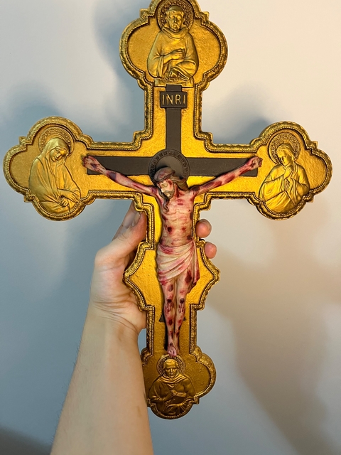 Crucifixo franciscano muito chagado
