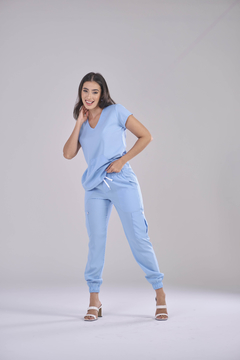 Scrub Thaís na internet