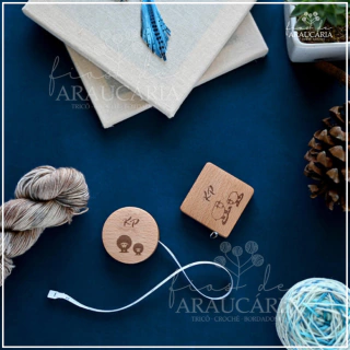 Fita Métrica Retrátil de Madeira Knitpro (Redonda)