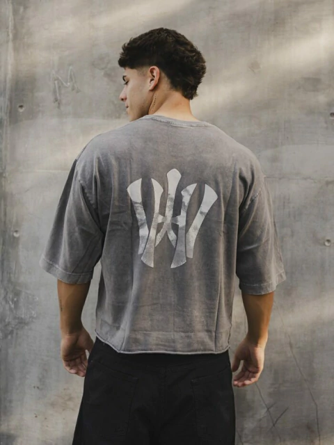 REMERA KN CROP LOGO (05820)