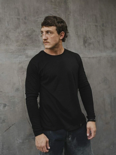 REMERA ML BASICA NEGRA (05737)