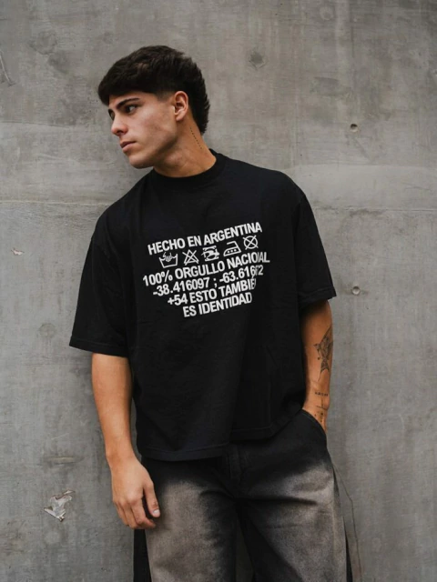 REMERA ORGULLO NACIONAL NEGRA (06045)