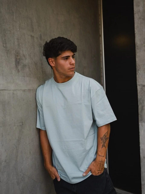 REMERA BASICA OVER CELESTE AQUA (06294)