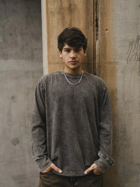 REMERA LASER ML GRIS OSCURO (05853)