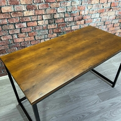 Escritorio Clásico 140x60x76 - Cuarenta Home & Deco