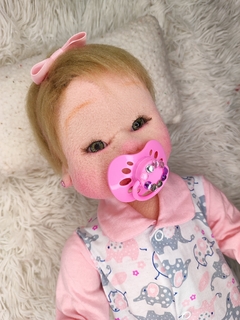 Imagem do Boneca com caixa de som, cabelos e olhos abertos