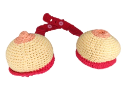 Colar de mamas em crochê (substitui avental)
