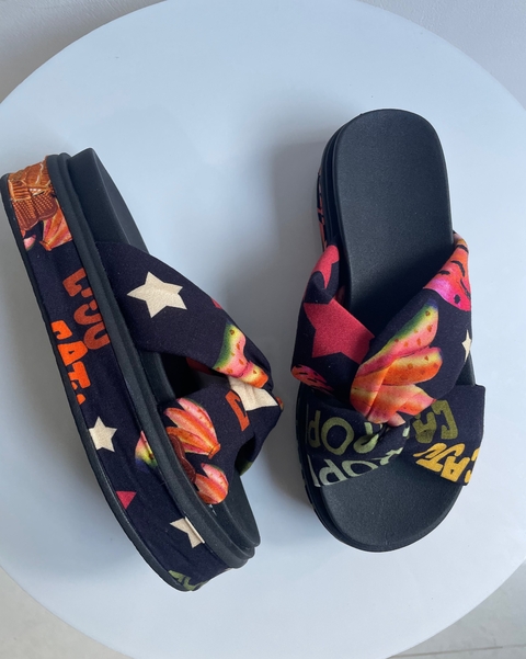 Flat Carla Tropical