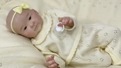 ana-dolls-bebe-reborn-realista-cai-menina