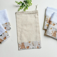Kit 2 Fraldas de Ombro Irmão Urso Bebê 100% Algodão com Saquinho Presenteável - Ceci Petit Home | Feito com Amor