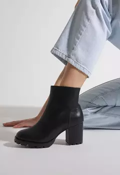 Bota Salto Médio Tratorada Bold Preta