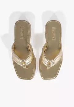 Chinelo Plataforma Dourado na internet