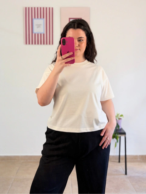 REMERA ESENCIAL BOXY | Crema