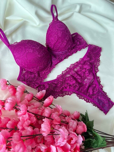 Conjunto Lingerie Sutiã Com bojo e Calcinha fio duplo Rendado Rosa. - comprar online