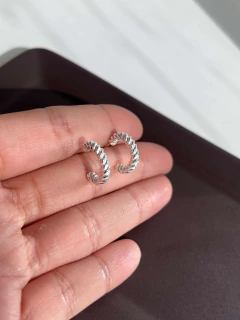 Meia Argola Torcida Grossinha 14mm - comprar online