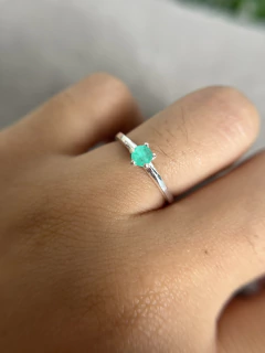 Anel Solitário Zircônia Verde Esmeralda Colombiana 4mm na internet