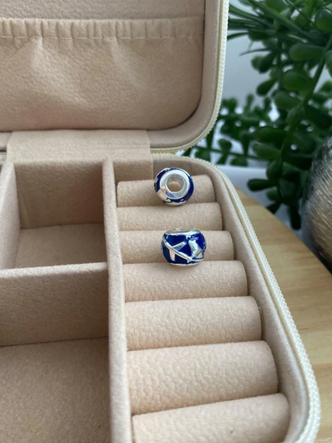 Berloque Separador Mapa mundi e avião Resinado