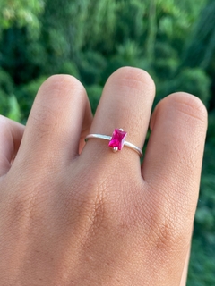 Anel Solitário Retângulo Zircônia Rosa Fuscia