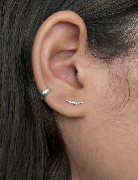 Brinco Estilo Ear Cuff Bolinhas