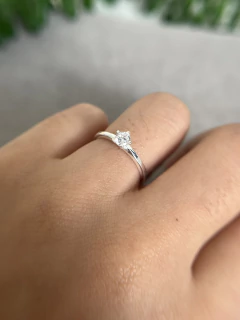 Anel Solitário Zircônia Azul Fusion 4mm - loja online