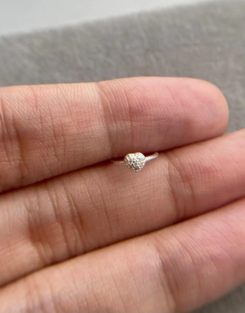 Piercing Torção Coração Cravejado Cristais 9mm