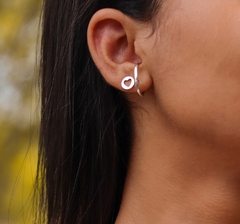 Brinco Medalha Coração Vazado 8mm - comprar online