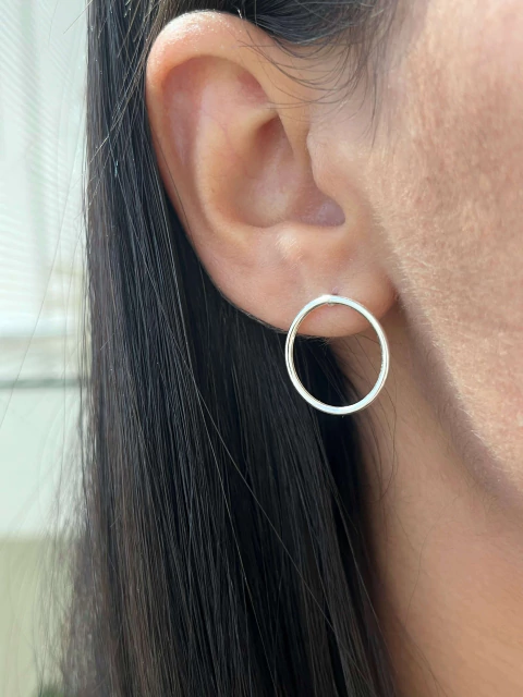 Brinco Círculo Vazado 17mm