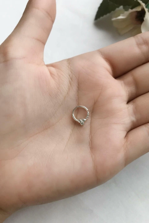 Piercing Torção 3 Pontos de Luz