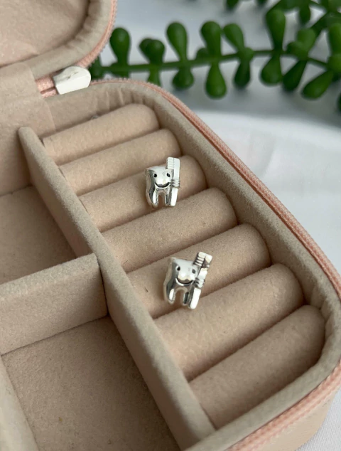 Berloque Separador Dente com Escova 12x6mm