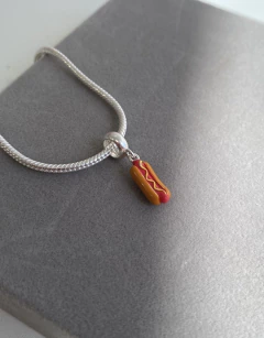 Berloque Cachorro Quente Resinado - comprar online