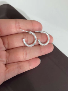 Meia Argola Torcida Grossinha 18mm na internet