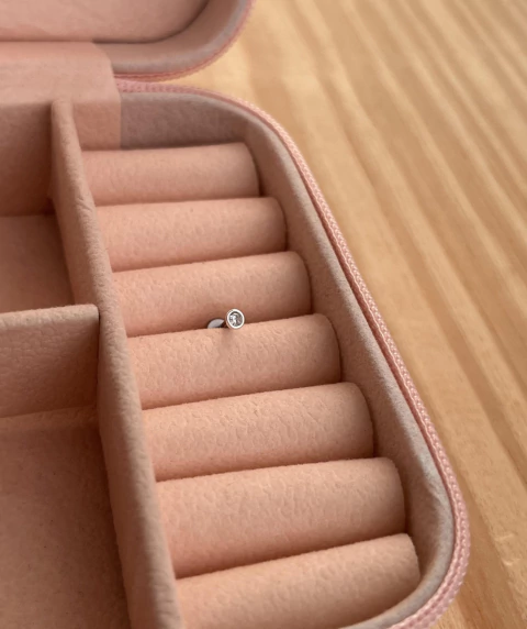 Piercing Ponto de Luz Zircônia Cristal 2.6mm haste em aço inoxidável