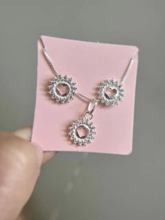 Conjunto Brincos + Colar Coração Vazado Cravejado com Zircônias Cristais 11mm 45cm - loja online