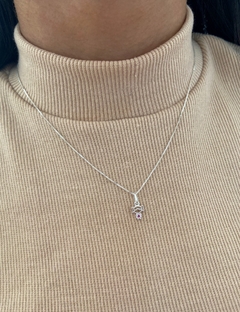 Colar Menina Vazada Com Microzirconia Rosa 45cm