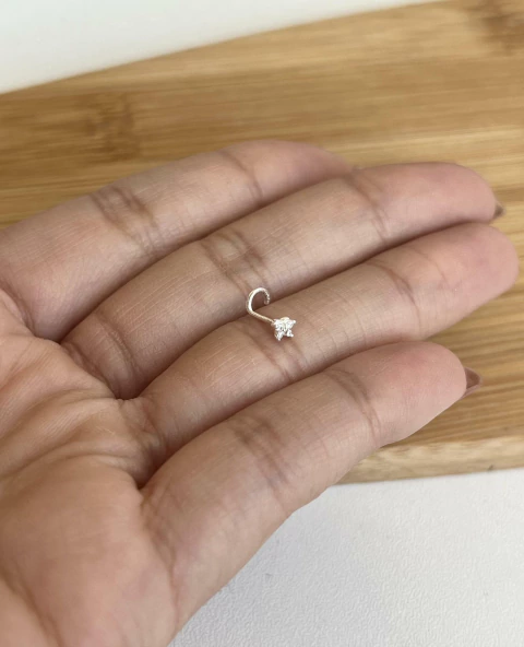 Piercing Nariz Borboleta Cravejada Anzol