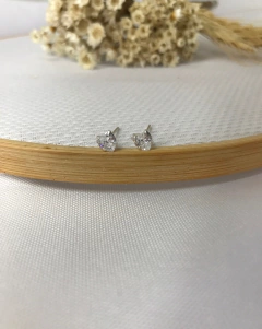 Brincos Coração de Zircônia 5mm - Mile e Uma Pratas