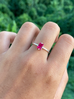 Anel Solitário Retângulo Zircônia Rosa Fuscia na internet
