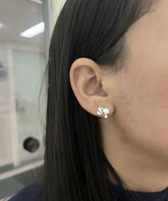 Brinco Barbie Cravejado na internet