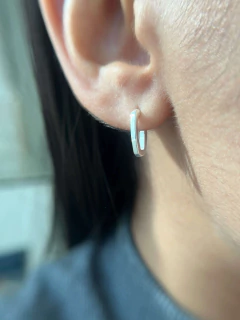 Brinco Meia Argola Fio Quadrado 12x5mm