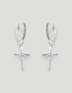 Argola Click Cravejada com Cruz Lisa com Ponto de Luz