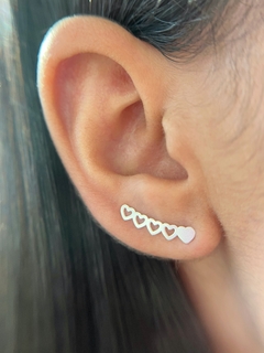 Brinco Ear Cuff Corações Vazados