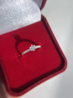 Anel Solitário Zircônia Cristal 5mm Aro Cravejado na internet