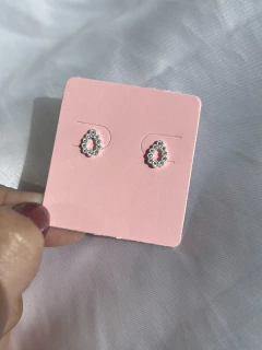 Brinco Gota Vazado Cravejado Zircônias Cristais 8x5mm na internet