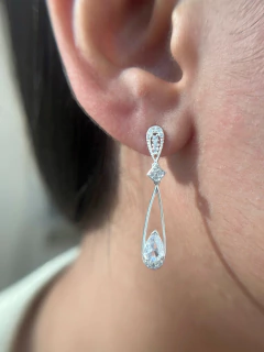 Brinco Cravejado Zircônias Cristais 32mm - comprar online